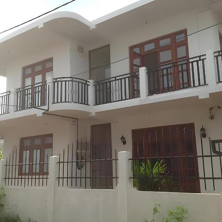 Araliya Blue Beach View Hotel Kudapaduwa Exterior foto