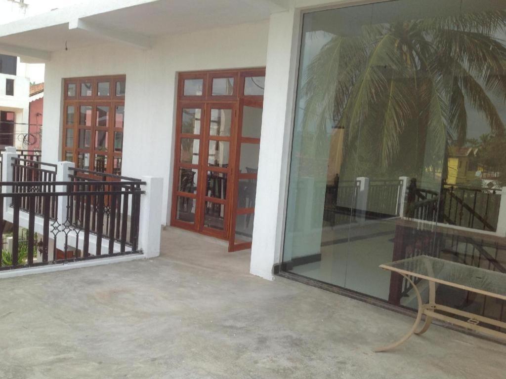 Araliya Blue Beach View Hotel Kudapaduwa Exterior foto