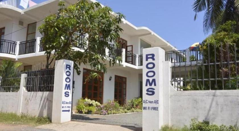 Araliya Blue Beach View Hotel Kudapaduwa Exterior foto