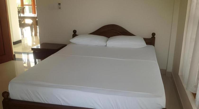 Araliya Blue Beach View Hotel Kudapaduwa Exterior foto
